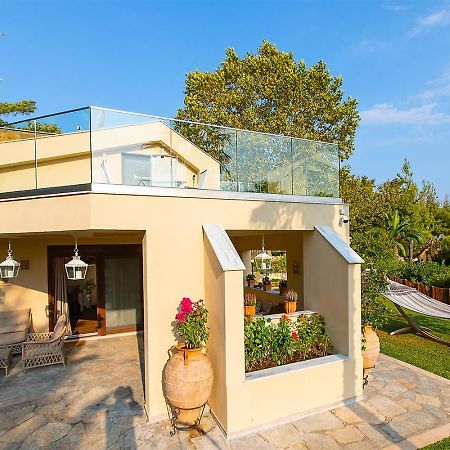 Artemisia Villa With Outdoor Hot Tub, Sani Luxury Villas Collection ภายนอก รูปภาพ