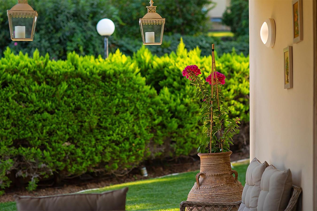 Artemisia Villa With Outdoor Hot Tub, Sani Luxury Villas Collection ภายนอก รูปภาพ